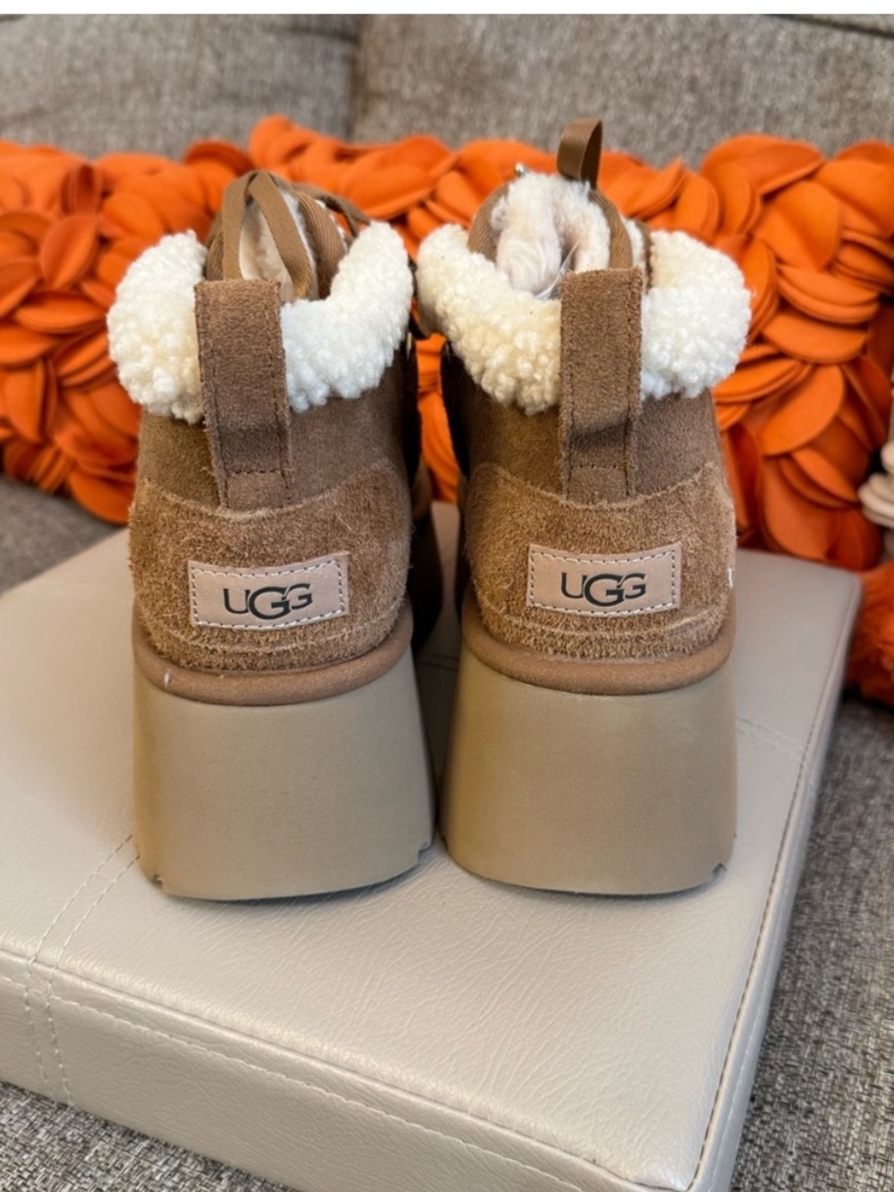❣️🆕UGG Classic New Heights Genuine Shearling Lace-Up Booties In Chestnut❣️ - Picture 6 of 10